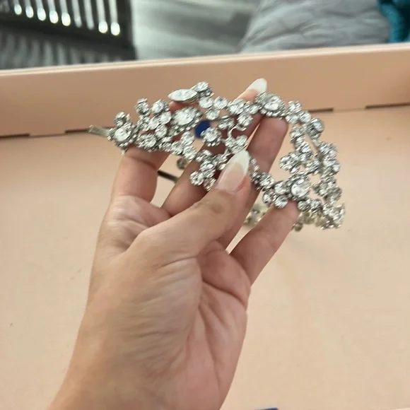 Swarovski Crystal bridal head statement band display picture 2